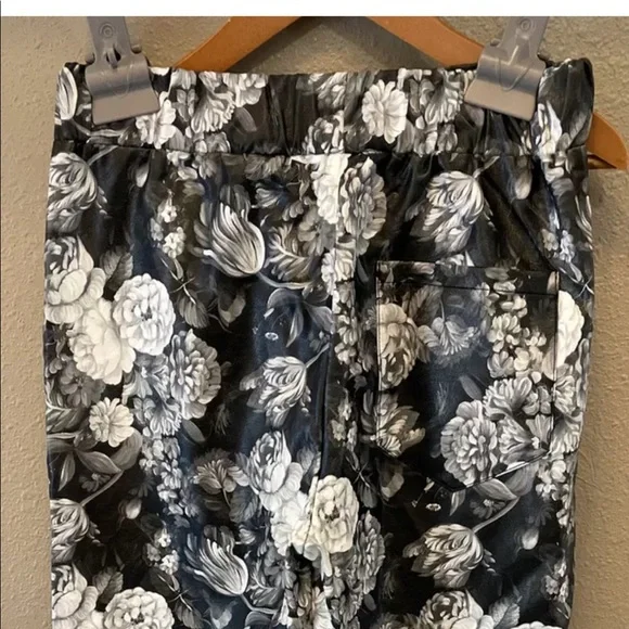 Jogger Faux Leather Pants Carbon Rue 21 Most Wanted Pull On Sz S Inseam 28” nwot - Picture 3 of 13